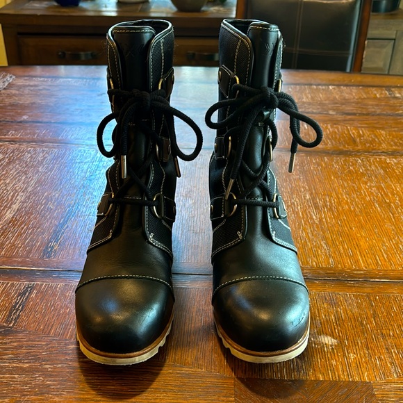 Sorel Joanne of Artic Women’s black waterproof wedge boot, size 11 - Picture 3 of 7